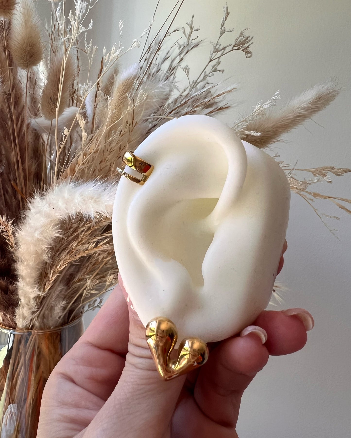 Aretes de corazón con un diseño bonito y adorable.(solido) - Richesse Jewels