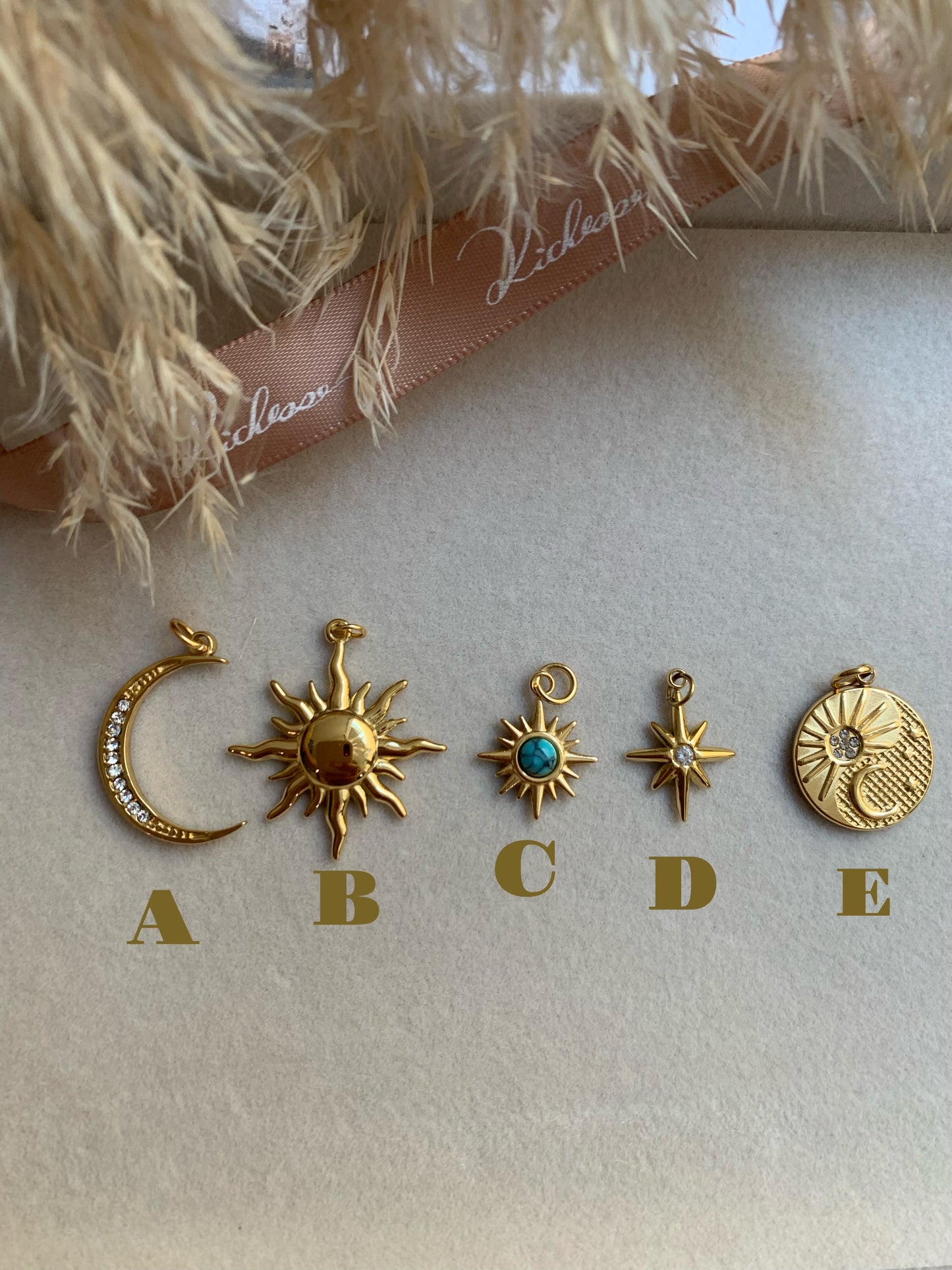 Charm//Protección Solar, Lunar y Estelar - Richesse Jewels