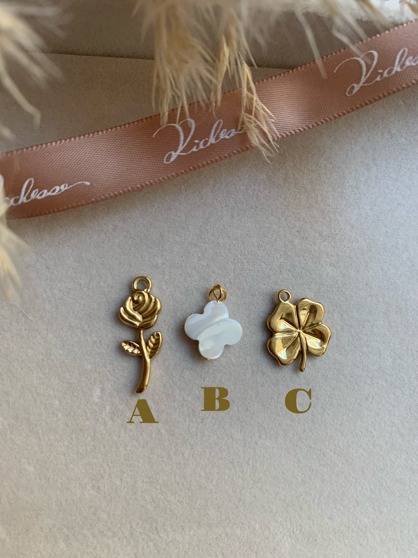 Charm//Serie de Flores charm - Richesse Jewels