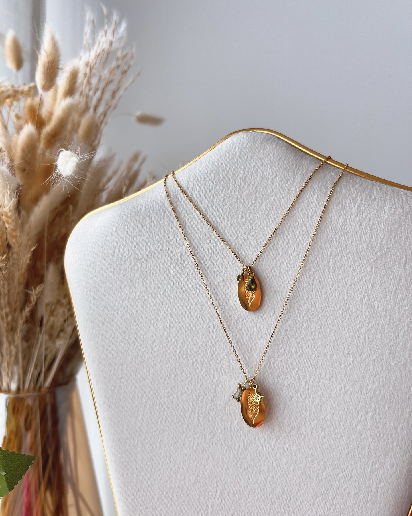 Flor y piedra de nacimiento de agosto 8 - Richesse accesorios