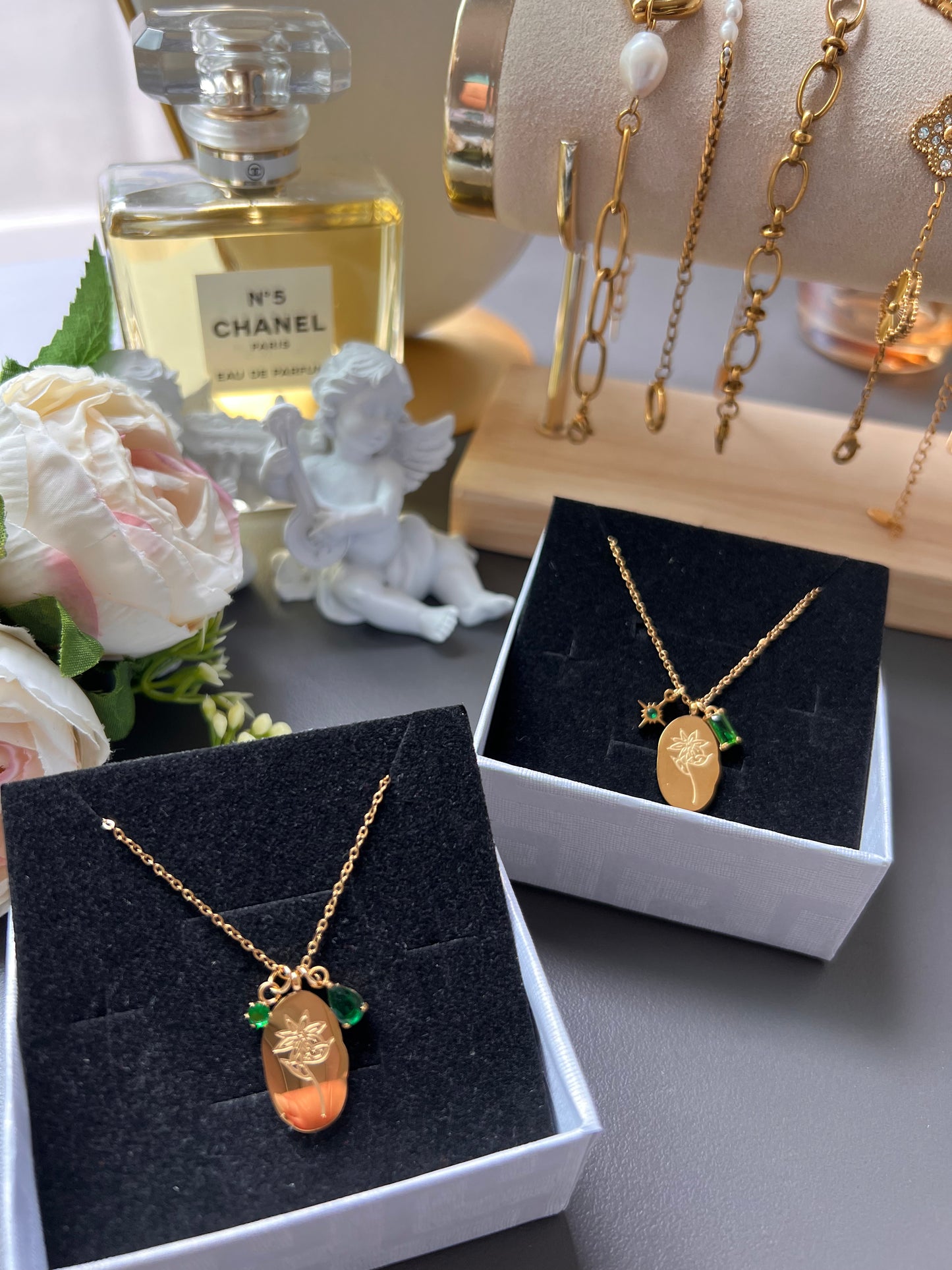 Flor y piedra de nacimiento de mayo 5