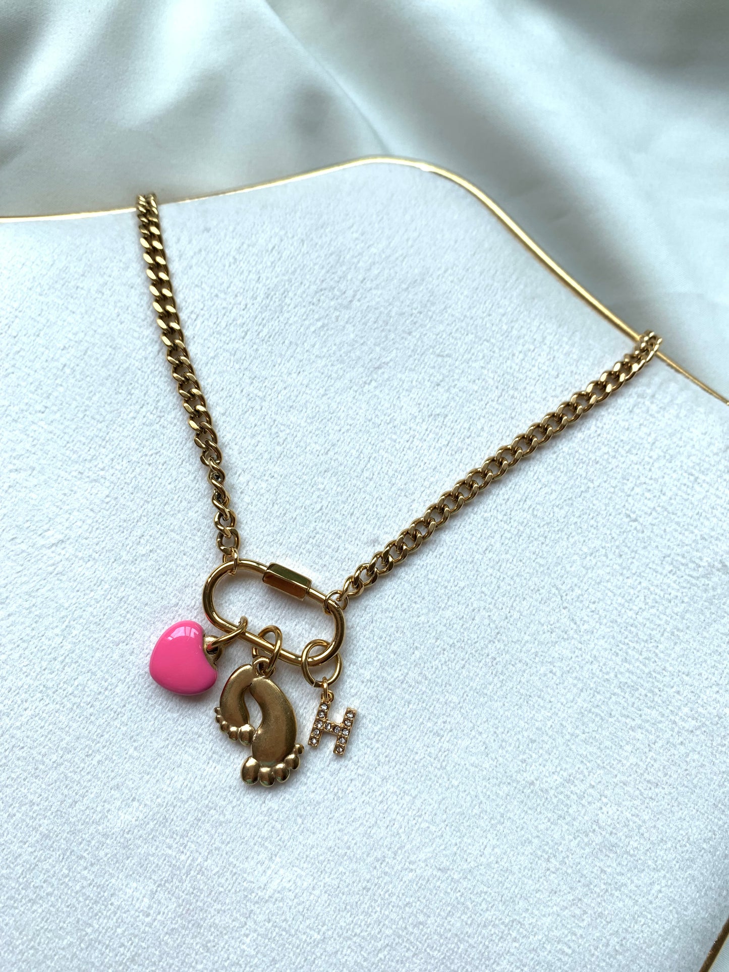Mi Huellita Rosa collar - Richesse Jewels