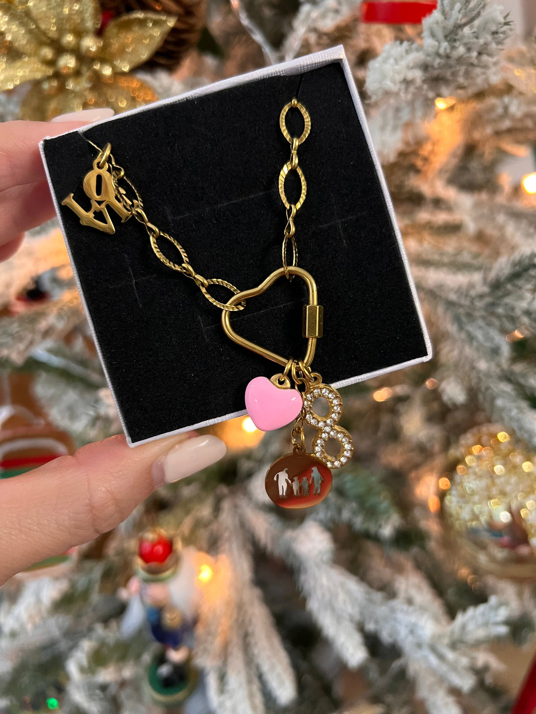 Empaque elegante para joyería de regalo en Navidad.