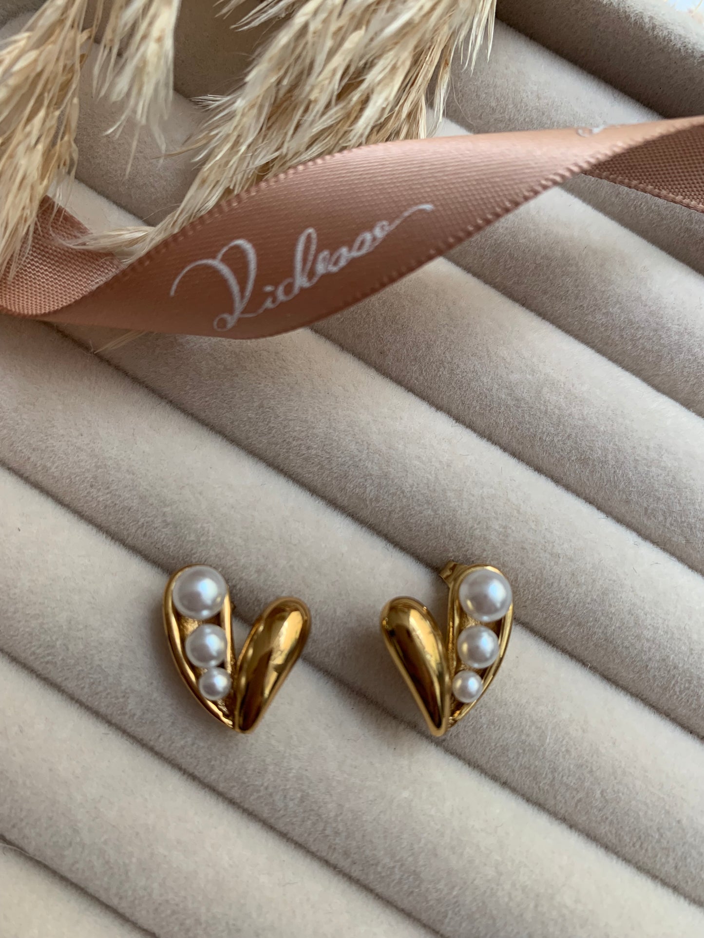 Aretes de corazón con incrustaciones de perla, adorables y versátiles - Richesse accesorios