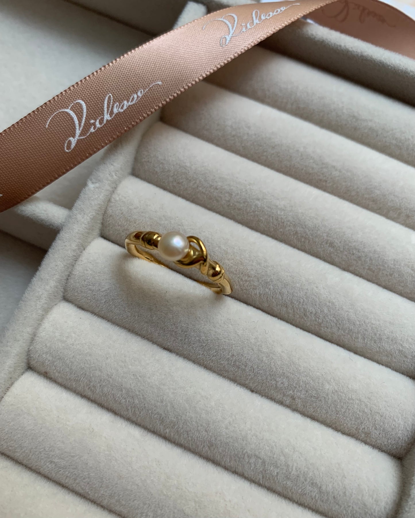 Anillo Gabriel con Perla - Richesse Jewels