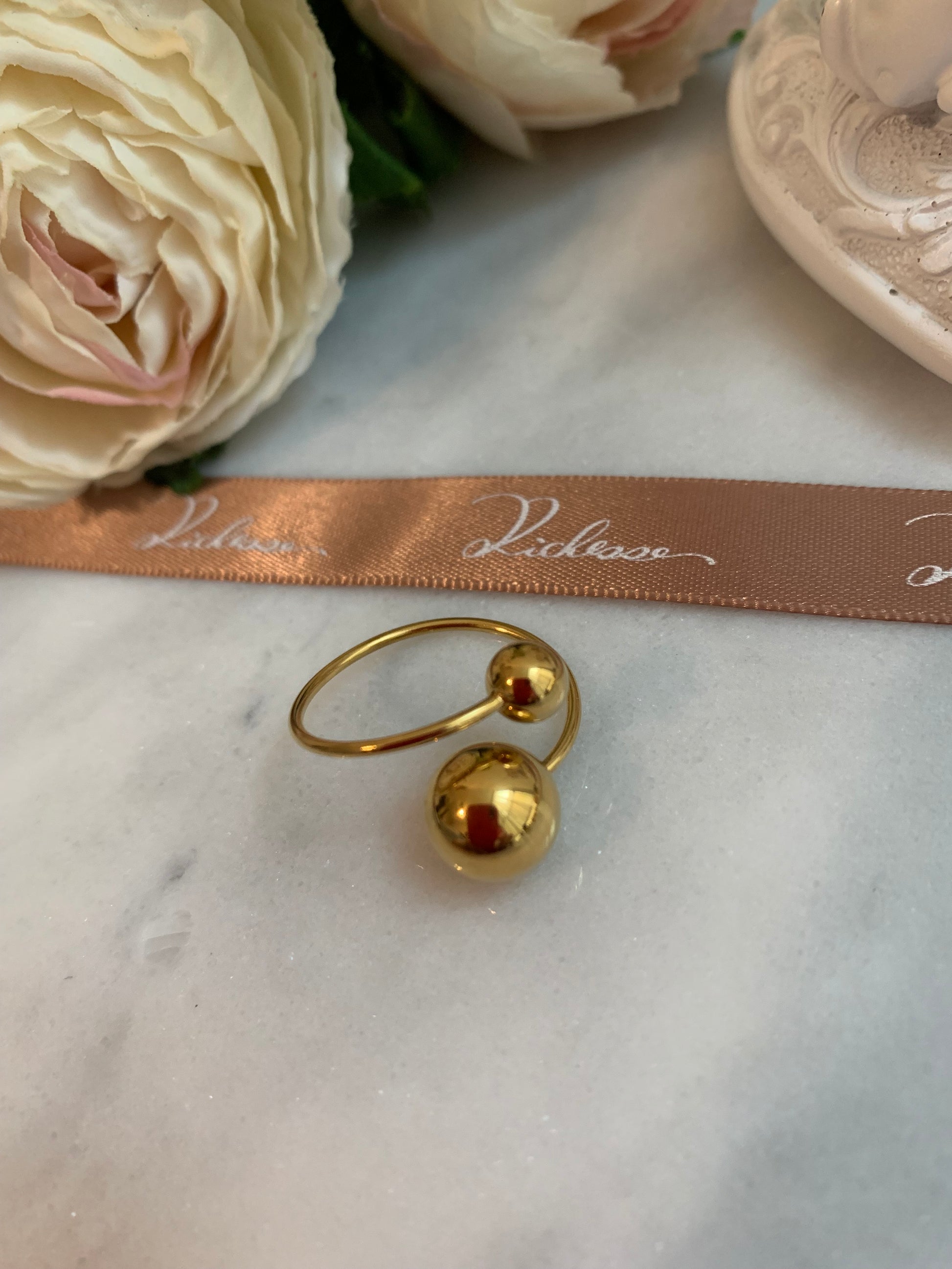 Anillo Minimalista de Doble Esfera - Richesse Jewels