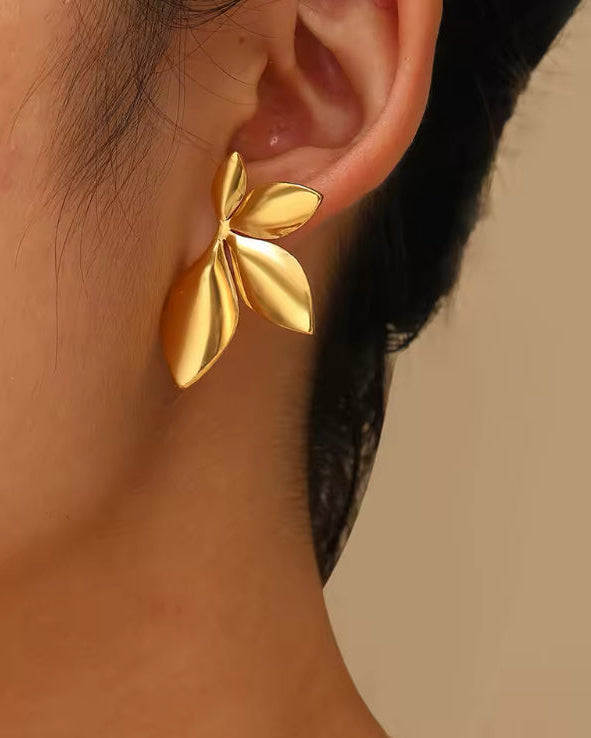 Aretes Elena con Medio Pétalo - Richesse Jewels
