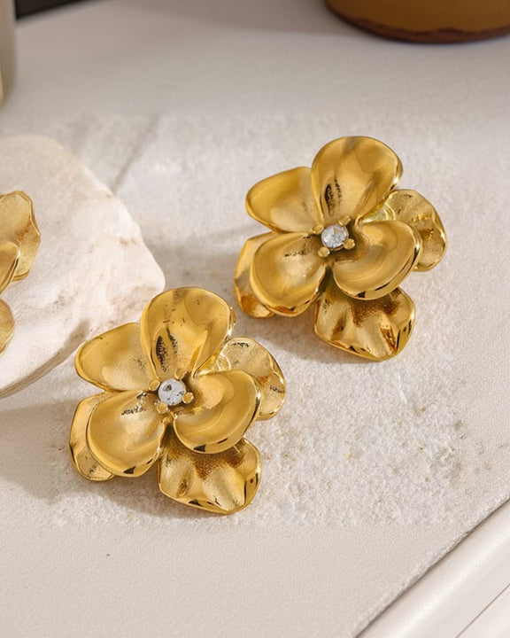 Aretes con diseño de flor de dos capas. - Richesse Jewels