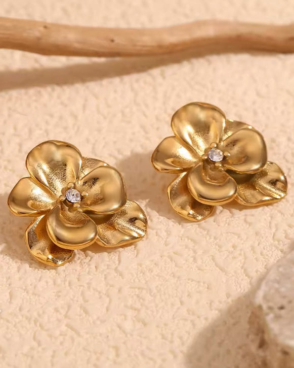 Aretes con diseño de flor de dos capas. - Richesse Jewels