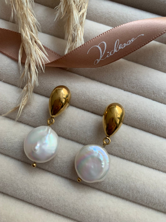 Aretes de perlas de diseño simple y elegante - Richesse Jewels