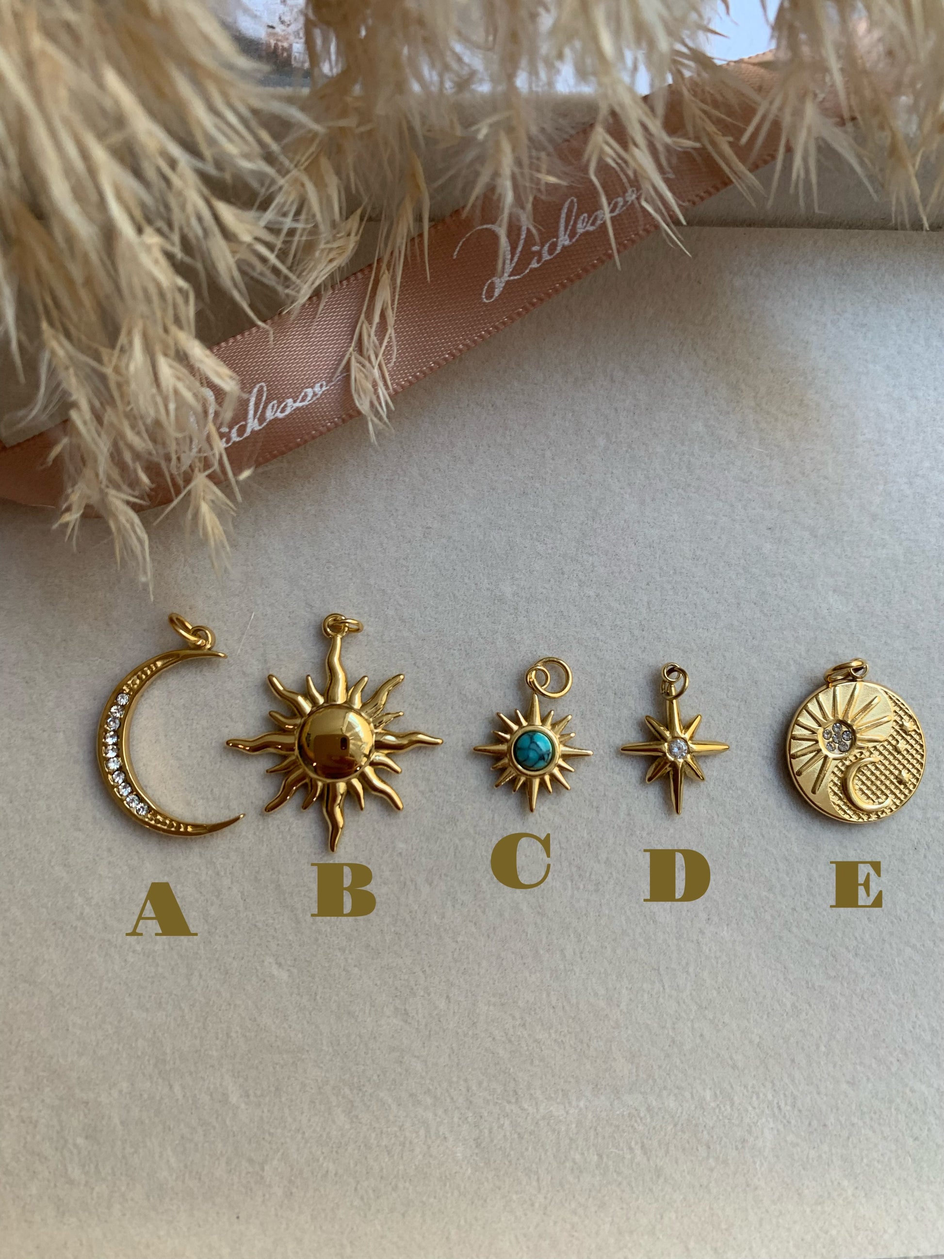 Charm//Protección Solar, Lunar y Estelar - Richesse Jewels