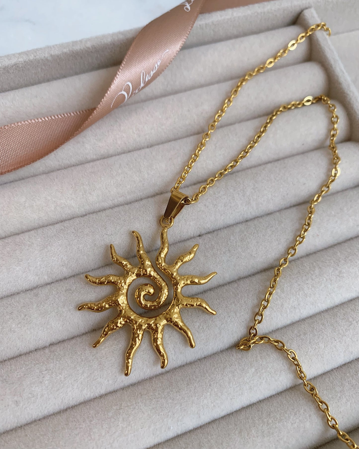 Collar Auriel Luz del Sol（L) - Richesse Jewels