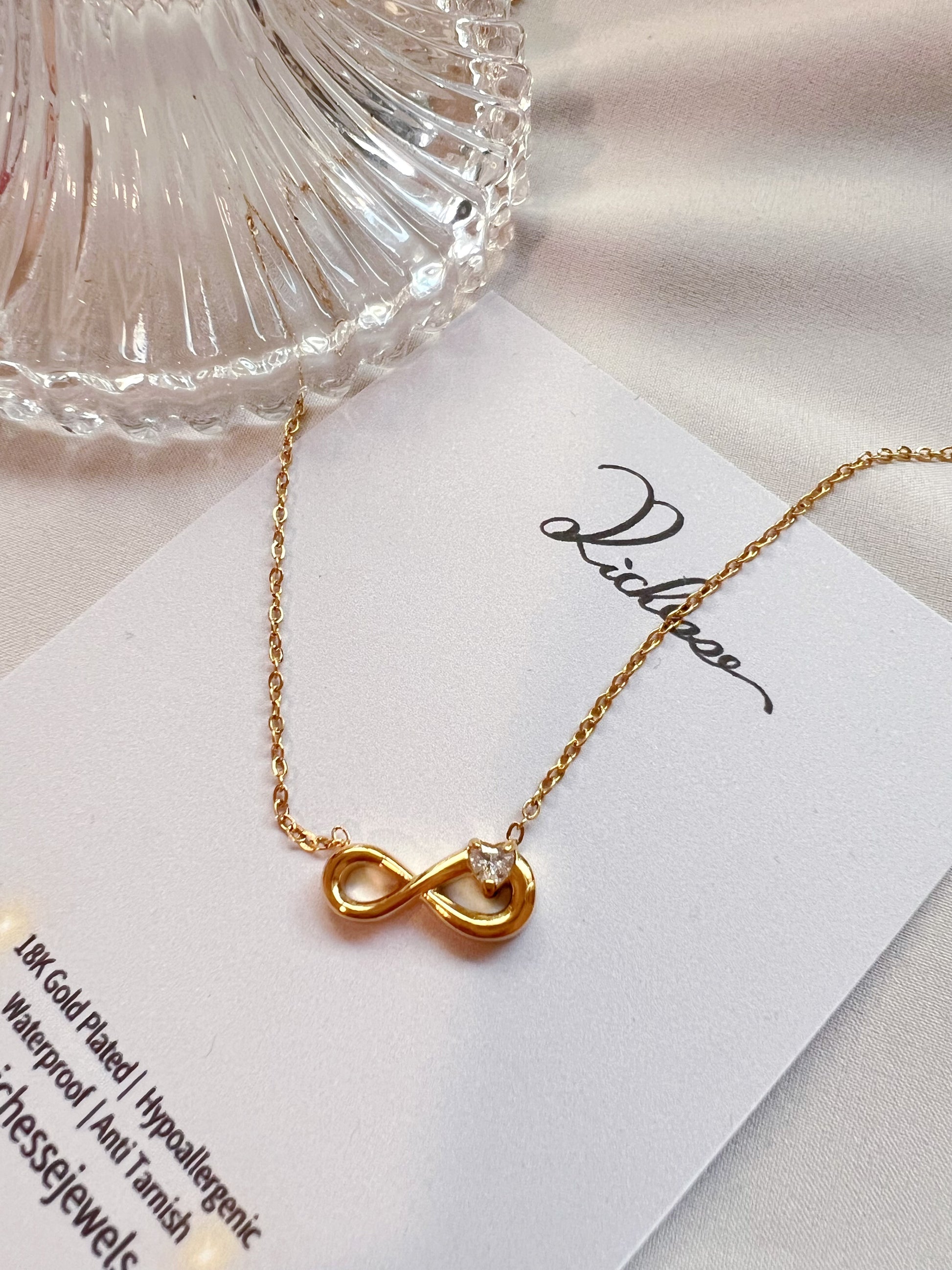 Collar Infinito con Zirconias Finas - Richesse Jewels