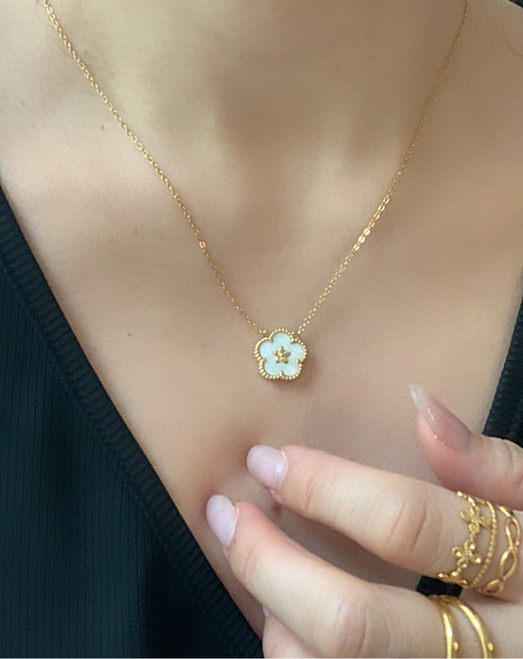 Collar de Flor de Ciruelo - Richesse Jewels
