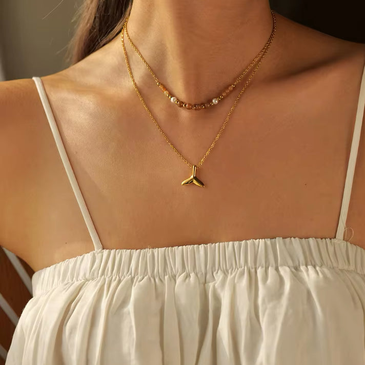 Collar de la Serie Diosa Protectora Ariel 
Océano Ballena - Richesse Jewels